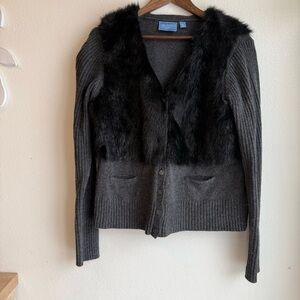Simply Vera Wang Women's Black and Gray Sweater with Faux Fur Trim